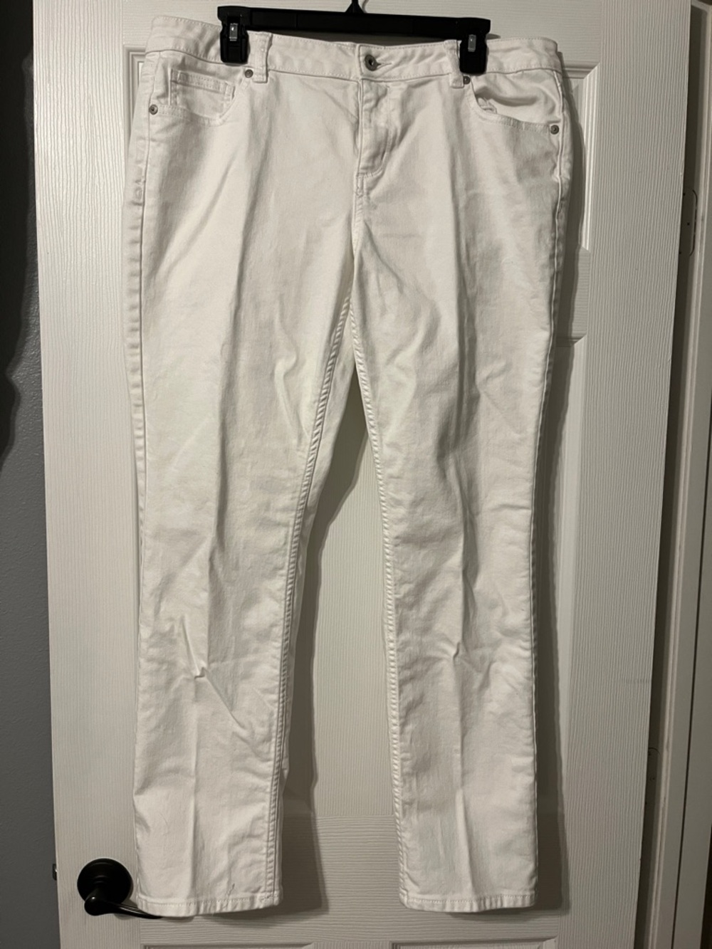 Women’s White Jeans - Classic Slim Fit